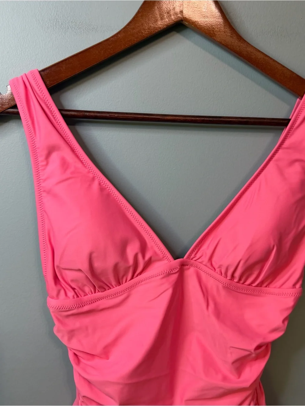 J.Crew Ruched V Neck One Piece Swimsuit in Pink. Women’s 4